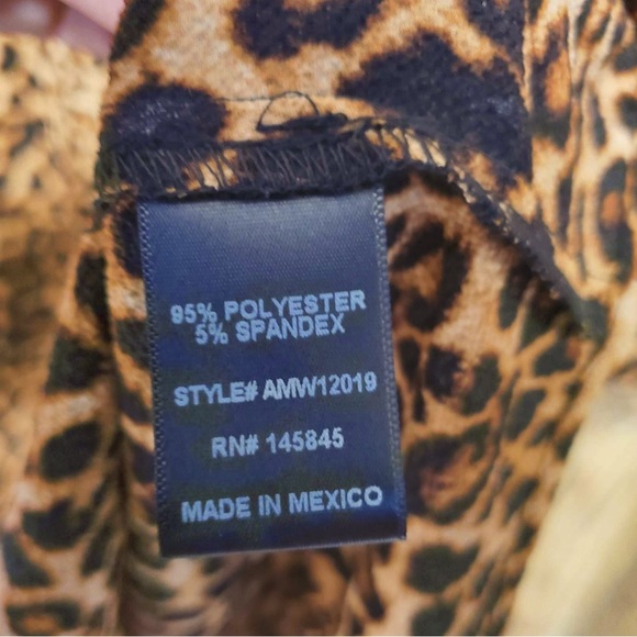 Alison Andrews Leopard zip up top 1/2 sleeve. NWT Size M - Picture 5 of 5